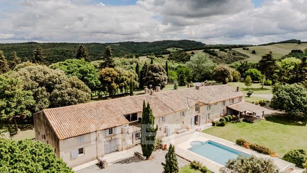 Propriété équestre à vendre à Montréal dans l’Aude – Domaine de 50 hectares avec maison de caractère