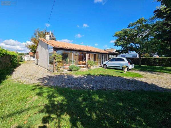 Maison individuelle à vendre à Le Gua en Charente-Maritime (17600), ref : 02071   
FIEF