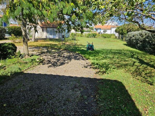 Maison individuelle à vendre à Le Gua en Charente-Maritime (17600), ref : 02071   
FIEF