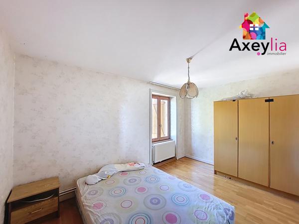 Saint-Hilaire-sous-Charlieu (42190) A VENDRE - ST HILAIRE SOUS CHARLIEU - MAISON A RENOVER, 7 CHAMBRES, TERRAIN ET DEPENDANCES