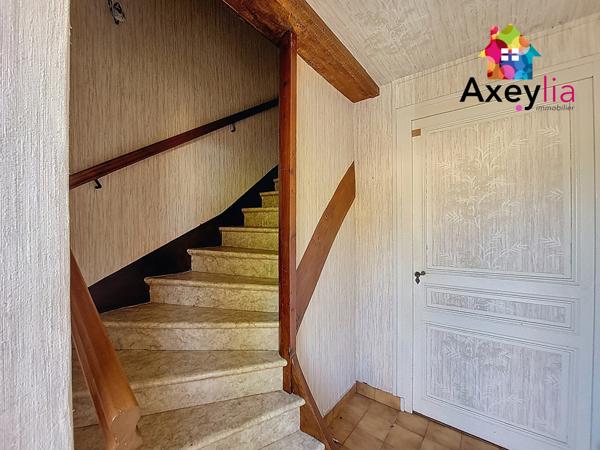 Saint-Hilaire-sous-Charlieu (42190) A VENDRE - ST HILAIRE SOUS CHARLIEU - MAISON A RENOVER, 7 CHAMBRES, TERRAIN ET DEPENDANCES