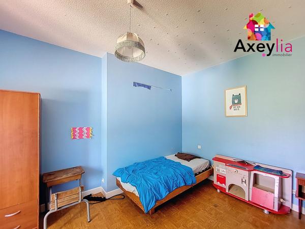 Saint-Hilaire-sous-Charlieu (42190) A VENDRE - ST HILAIRE SOUS CHARLIEU - MAISON A RENOVER, 7 CHAMBRES, TERRAIN ET DEPENDANCES