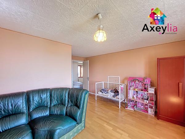 Saint-Hilaire-sous-Charlieu (42190) A VENDRE - ST HILAIRE SOUS CHARLIEU - MAISON A RENOVER, 7 CHAMBRES, TERRAIN ET DEPENDANCES