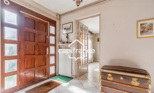 Maison familiale 5 chambres avec jardin – Gare à pied – Maurepas