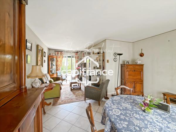 Maison familiale 5 chambres avec jardin – Gare à pied – Maurepas