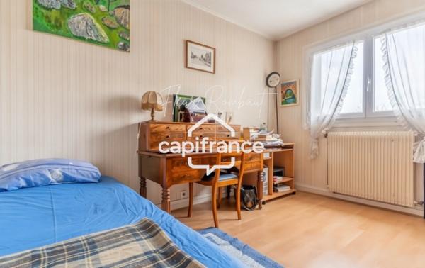 Maison familiale 5 chambres avec jardin – Gare à pied – Maurepas