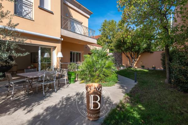 Lyon 3ème, Maison 4 Chambres -  432 m² à vendre