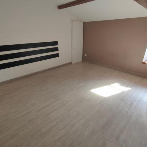 Longère Mortagne sur Sèvre 3 chambres + logement locatif 2 chambres 130 m2