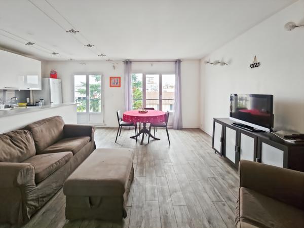 Massy (91300) CHAMBRE à louer au pied de la gare MASSY-PALAISEAU