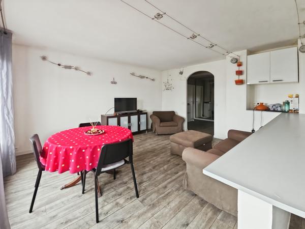 Massy (91300) CHAMBRE à louer au pied de la gare MASSY-PALAISEAU