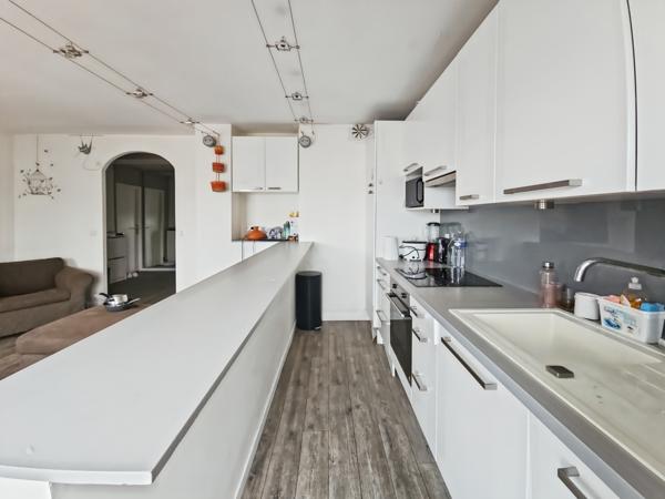 Massy (91300) CHAMBRE à louer au pied de la gare MASSY-PALAISEAU