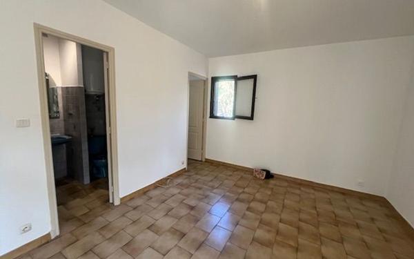 Appartement à vendre    1 pièce • 22,90 m2 Six-Fours-les-Plages
