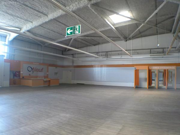 CHATEAUBERNARD Local Commercial A LOUER