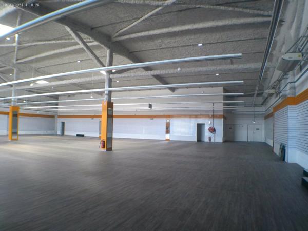 CHATEAUBERNARD Local Commercial A LOUER