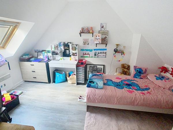 À vendre à Châteauneuf-sur-Sarthe, Maison moderne de 2008 avec beaux volumes !