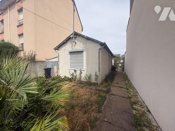 RENNES - Quartier Route de Lorient - Dans un quartier résidentiel
Sur une parcelle de 253m² (z...