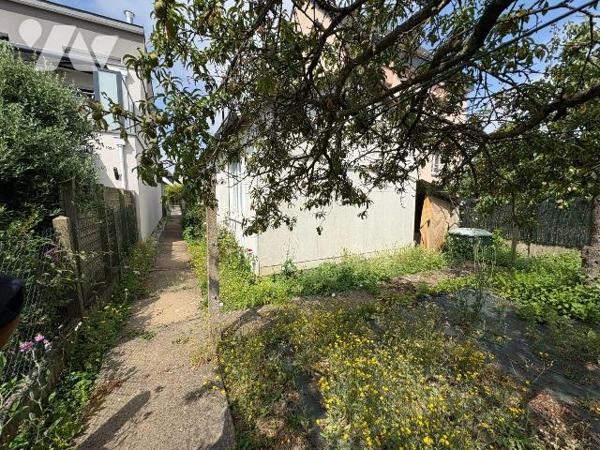 RENNES - Quartier Route de Lorient - Dans un quartier résidentiel
Sur une parcelle de 253m² (z...