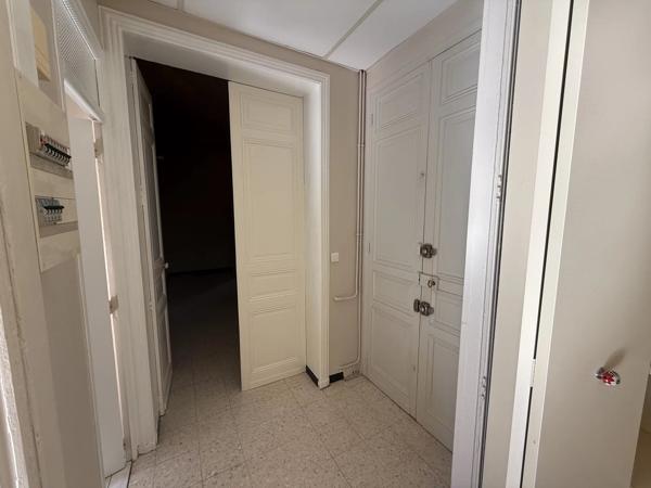 Location                                                      Appartement
                        
                     2 pièces                      90 m2                     à Lodève