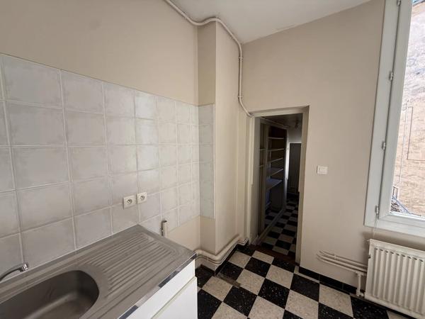 Location                                                      Appartement
                        
                     2 pièces                      90 m2                     à Lodève