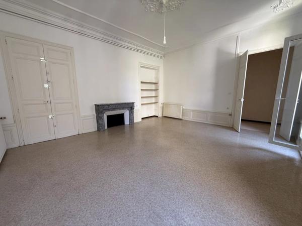 Location                                                      Appartement
                        
                     2 pièces                      90 m2                     à Lodève