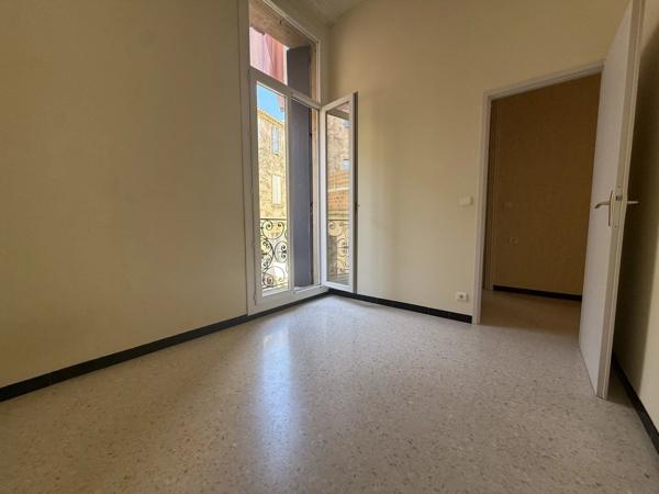 Location                                                      Appartement
                        
                     2 pièces                      90 m2                     à Lodève