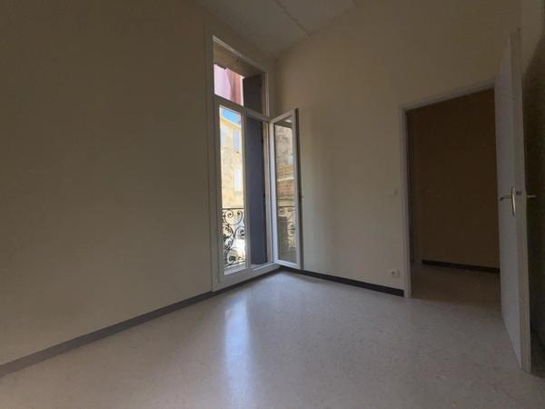 Location                                                      Appartement
                        
                     2 pièces                      90 m2                     à Lodève