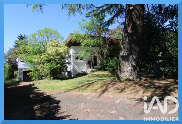 Maison à vendre 6 pièces 137 m² Ussac