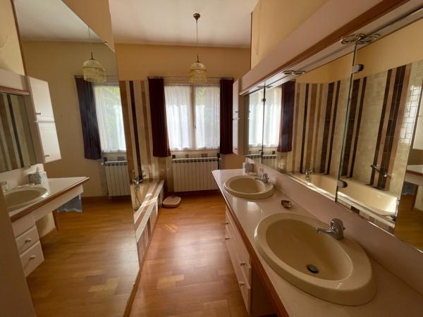MAISON BOURGEOISE 9 PIECES 260 m2