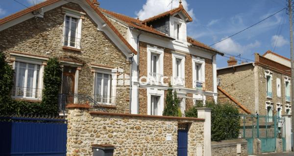 Location Studio 22.74 m² - Corbeil-essonnes 91100