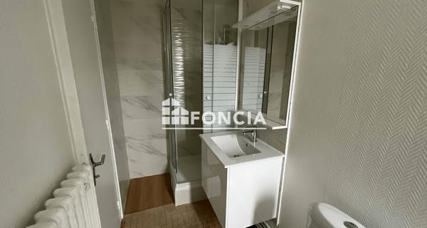 Location Studio 22.74 m² - Corbeil-essonnes 91100
