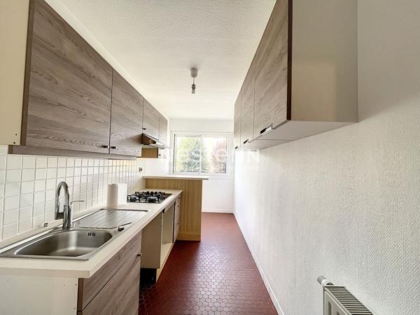 Appartement Domont 5 pièce(s) - avec ascenseur, terrasse, cave et deux place de parking