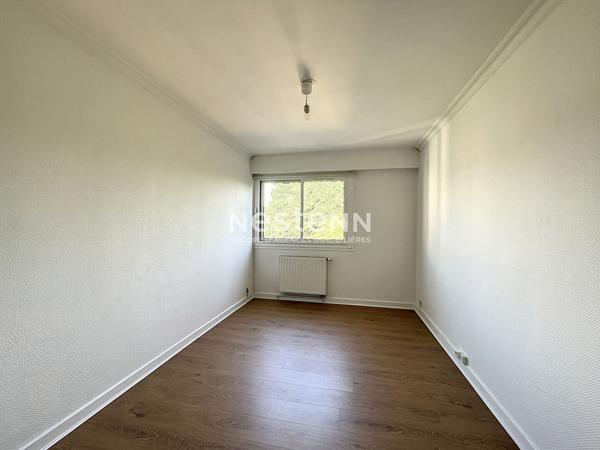 Appartement Domont 5 pièce(s) - avec ascenseur, terrasse, cave et deux place de parking