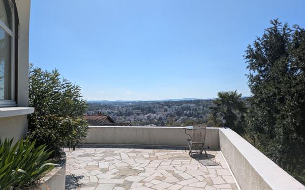 Maison à vendre    7 pièces • 270 m2 Sainte-Foy-lès-Lyon