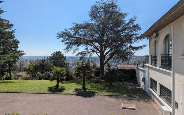 Maison à vendre    7 pièces • 270 m2 Sainte-Foy-lès-Lyon