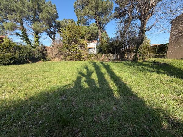 Terrain constructible à vendre – au coeur du centre ville de la Tranche sur Mer