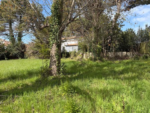 Terrain constructible à vendre – au coeur du centre ville de la Tranche sur Mer