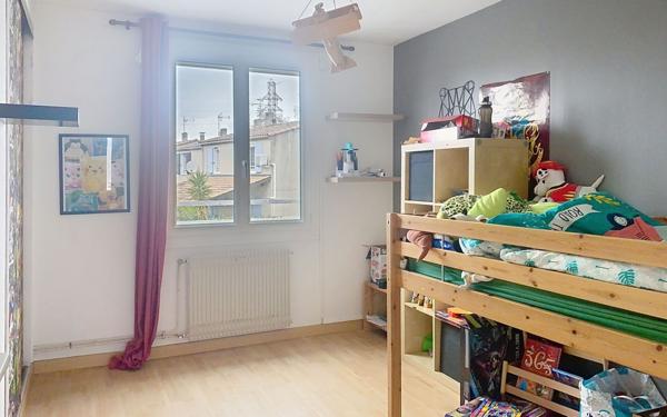 Maison à vendre    5 pièces •  Le Pontet