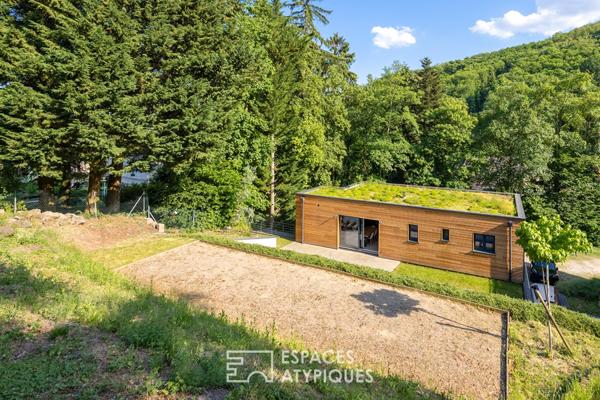 Maison contemporaine entre vignes et forêts