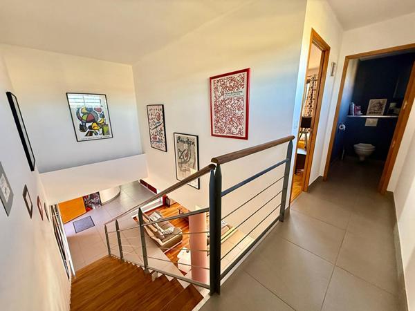 CORNEILLA LA RIVIERE : VILLA CONTEMPORAINE 6 PIECES - 192 M² EN 4 FACES AVEC JARDIN DE 900 M² AVEC PISCINE ET SANS VIS A VIS !