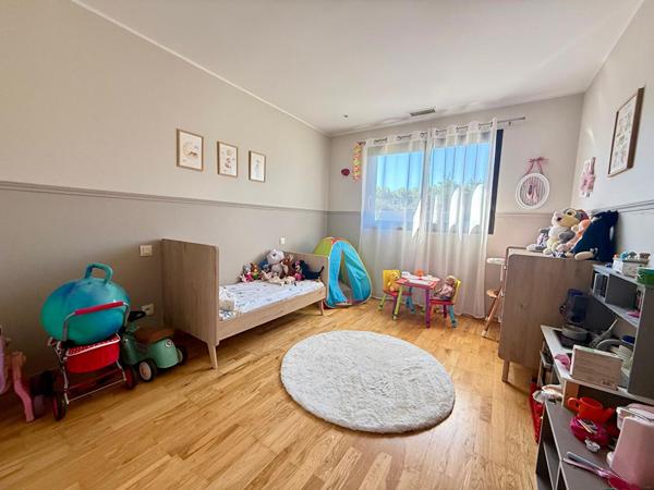 CORNEILLA LA RIVIERE : VILLA CONTEMPORAINE 6 PIECES - 192 M² EN 4 FACES AVEC JARDIN DE 900 M² AVEC PISCINE ET SANS VIS A VIS !