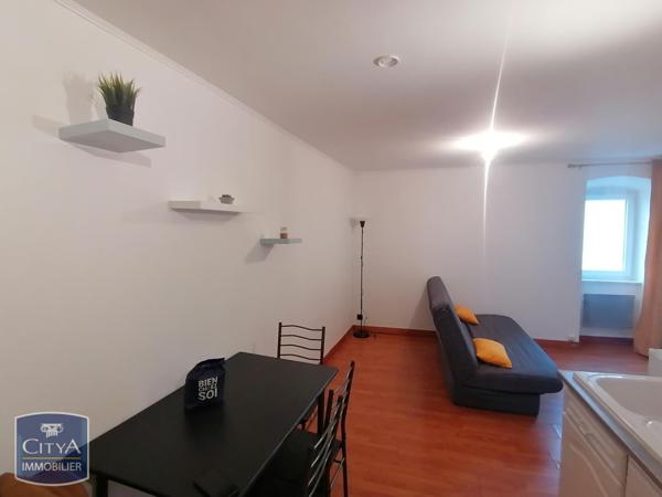 Appartement à louer 1 pièce 28.3m² Saint-Laurent-sur-Saône (01750)