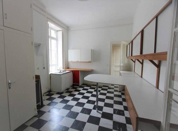 Appartement 4 pièces                                        - 44000 Nantes Réf : 12447