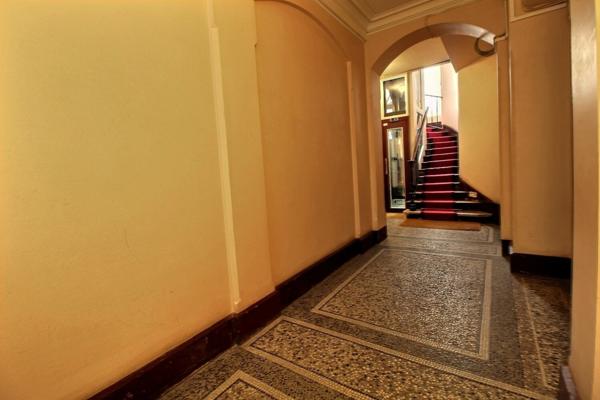 Rue SAINT PLACIDE - STUDIO 21 M² - 6ème et dernier étage AVEC ascenseur