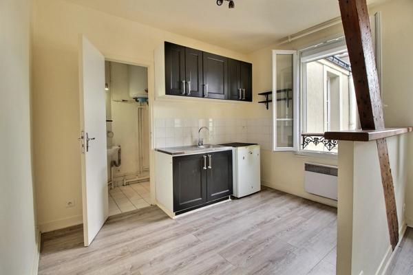 Rue SAINT PLACIDE - STUDIO 21 M² - 6ème et dernier étage AVEC ascenseur