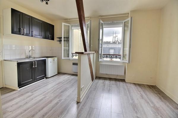 Rue SAINT PLACIDE - STUDIO 21 M² - 6ème et dernier étage AVEC ascenseur