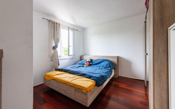 Appartement à vendre    6 pièces • 124,13 m2 Noisy-le-Grand