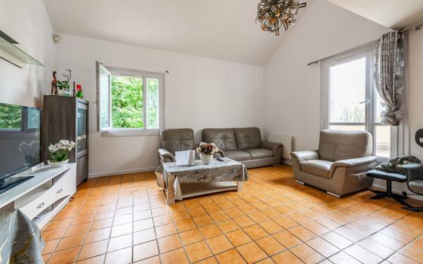 Appartement à vendre    6 pièces • 124,13 m2 Noisy-le-Grand