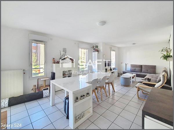 T3 transformé en T2 avec balcon et garage en sus