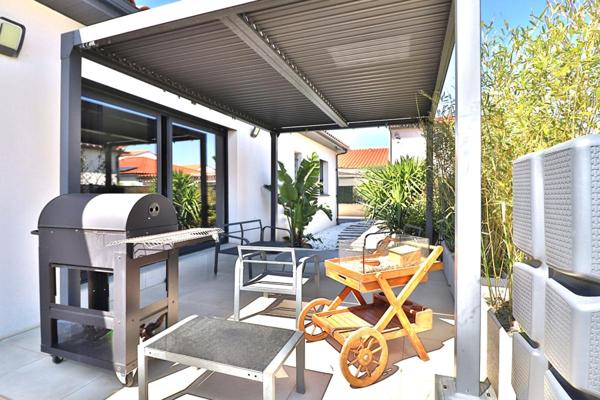 Villa  4 pièce(s) 102 m2 sur un terrain de 336m² avec piscine