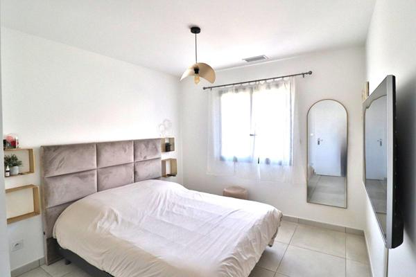 Villa  4 pièce(s) 102 m2 sur un terrain de 336m² avec piscine